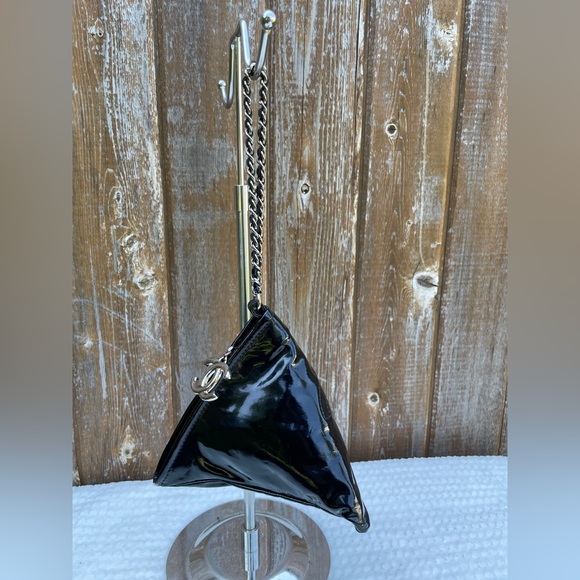 Chanel pyramid purse - Picture 3 of 16